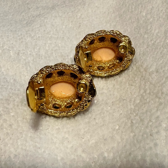 Kenneth Jay Lane KJL Vintage 60’s Clip On Earrings - Picture 6 of 10
